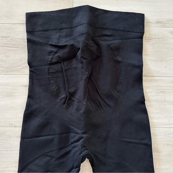 Blanqi Maternity Leggings in Black - Picture 2 of 4